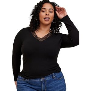 NWT Torrid Super Soft Fitted Rib Lace Trim V-Neck Top - Size: M (10)